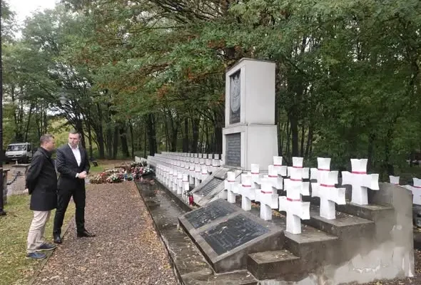 Remont zbiorowej mogiły żołnierzy KOP w Wytycznie – wizytacja i plany na przyszłość