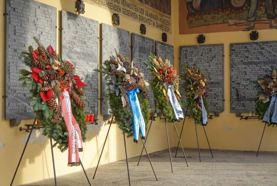 Nowe tablice pamięci w Woli Uhruskiej i Uhrusku – hołd dla ofiar II wojny światowej